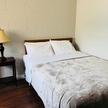 Manitou Motor Inn Zewnętrze zdjęcie