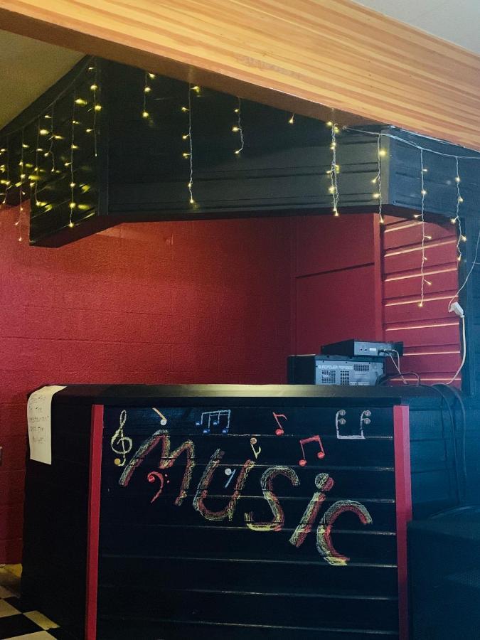 Manitou Motor Inn Zewnętrze zdjęcie