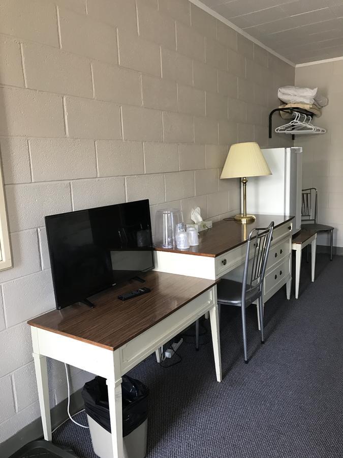 Manitou Motor Inn Zewnętrze zdjęcie